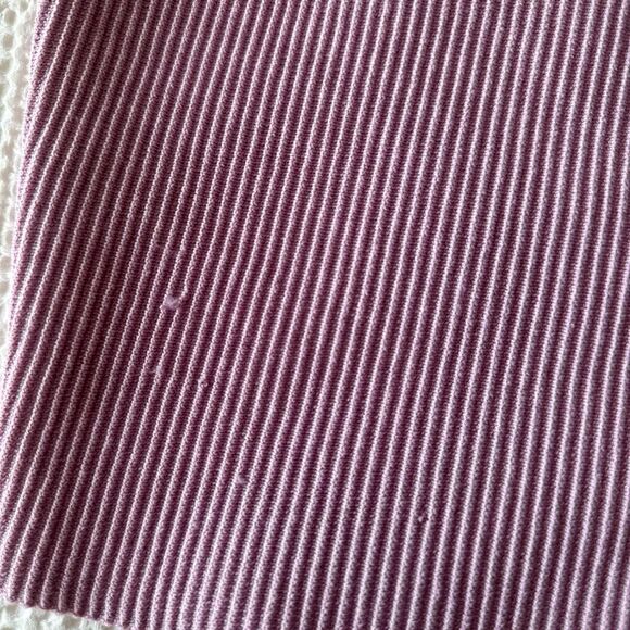 Aritzia Women's Pink and Purple Crop-top - Picture 2 of 3